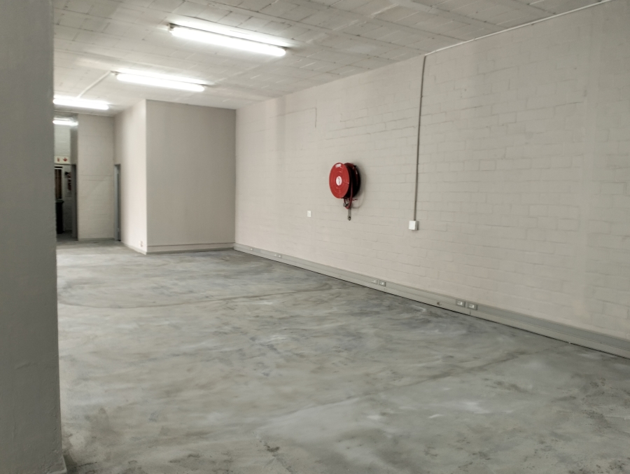 To Let Commercial Property for Rent in Rosenpark Western Cape